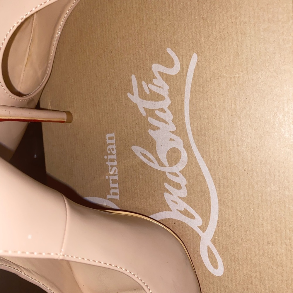 Christian Louboutin So Kate